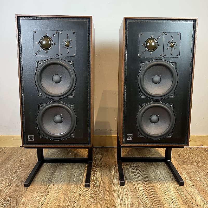 ADS L810 early 80’s vintage speakers with stands