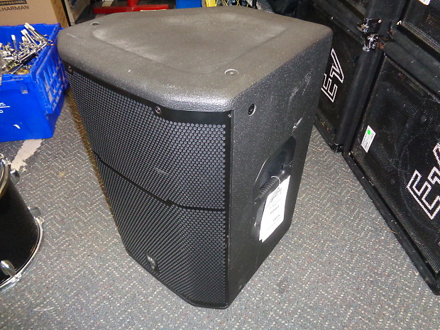 used JBL PRX615M Powered Speaker Cabinet