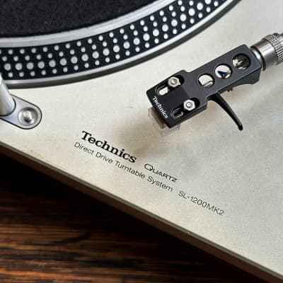 Technics SL-1200 MK2 Quartz Direct Drive DJ Turntable image 6