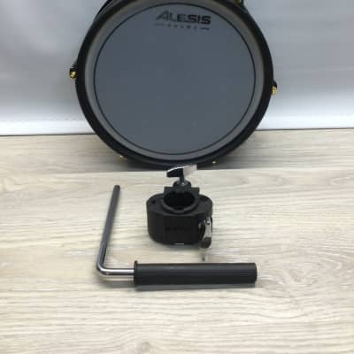 ALESIS Strike Amp 8 Sonorisation de batterie électronique