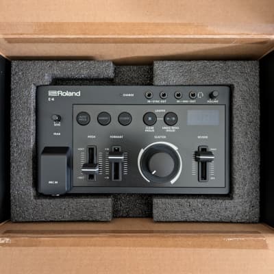 Roland Aira Compact E-4 Voice Tweaker POWER & CABLE KIT | Reverb