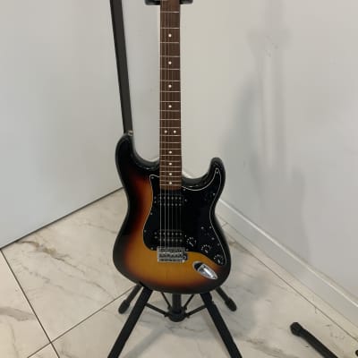 ギター Fender Mexico Stratcastar HH Fender Mexico FSR Standard Stratocaster HH Metallic 3-Color