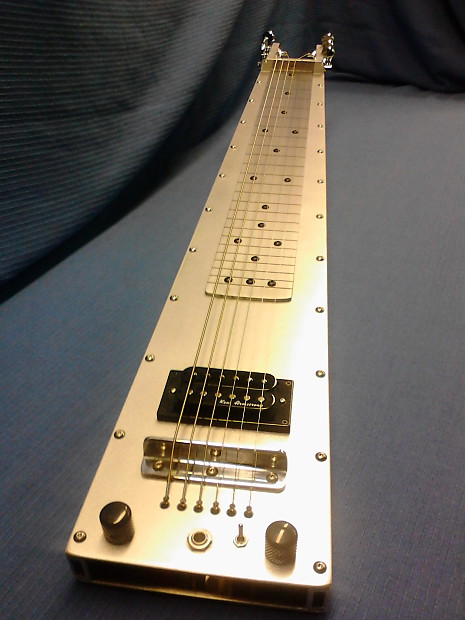Baritone clearance lap steel