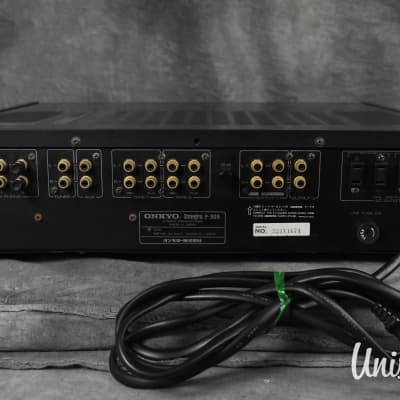 Onkyo Integra P-309 Stereo Preamplifier in Very Good Onkyo Integra P-309 Stereo Preamplifier in Very Good