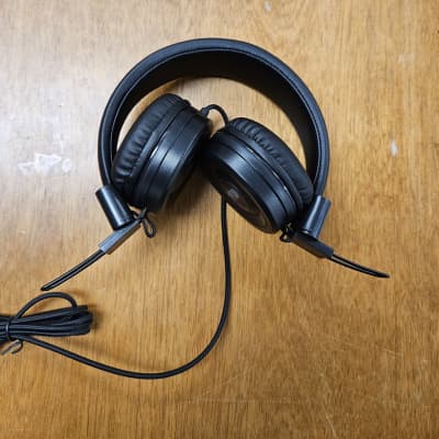 CAD MH100 Closed Back 40mm Driver Black Professional Studio Headphones - Used image 1