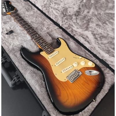 Fender American Stratocaster Ultra Luxe Rosewood Fretboard 2-Color Sunburst for sale