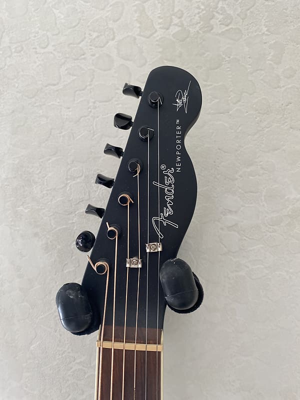 Fender Newporter Avril Lavigne Artist Series 2014 - Flat