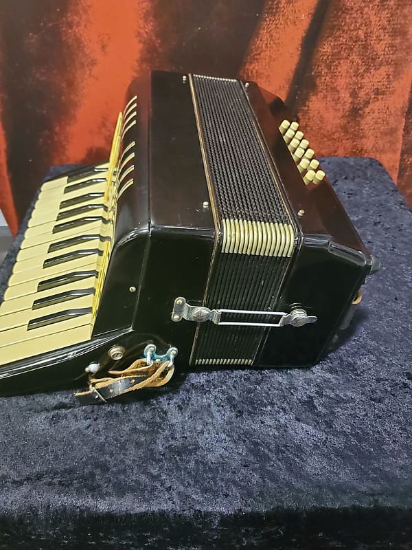 Lira Keyboard Accordion Accordion (San Antonio, TX) Reverb