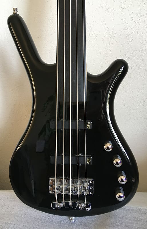 Warwick Corvette Basic 5 String Fretless 32