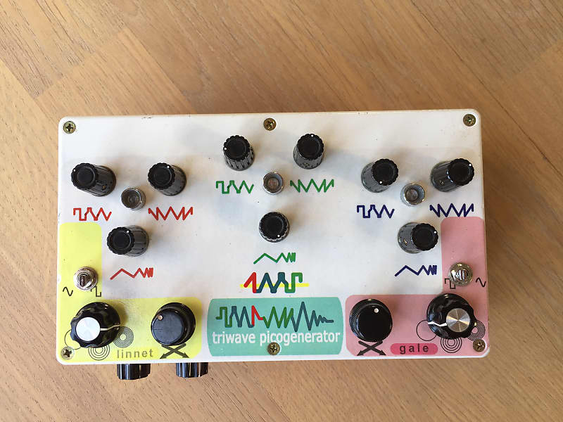 4ms Company Triwave Picogenerator - Pedal on ModularGrid