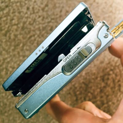 Immagine Sony MZ-R91 Walkman MiniDisc Player, Excellent Blue !! Working!! - 7