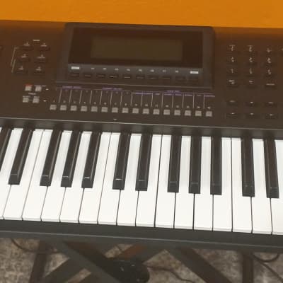 Yamaha W7 Synthesizer 1994 - Black W/ new USB floppy drive