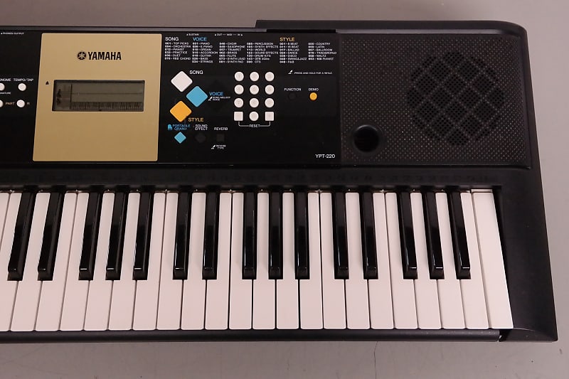 Yamaha YPT-220 61 Key Keyboard | Reverb