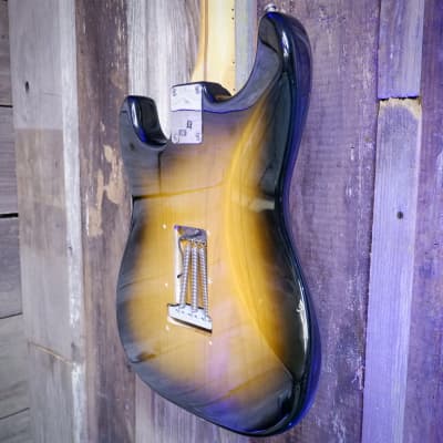 Fender American Vintage '57 Stratocaster 2006 - 2-Color Sunburst w/ Hard Case image 5