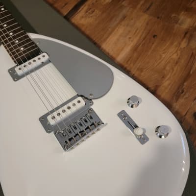 Phantom Guitar Works Teardrop Brian Jones Electric Guitar White W/OHSC MINT! image 5