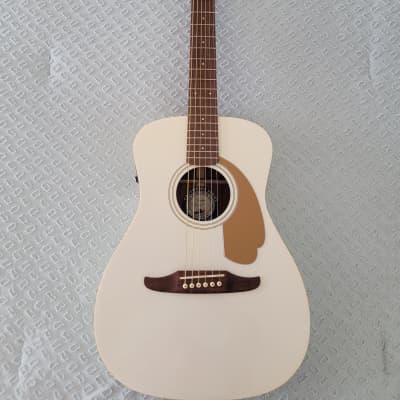 Fender California Series Malibu Player 2018 - 2019