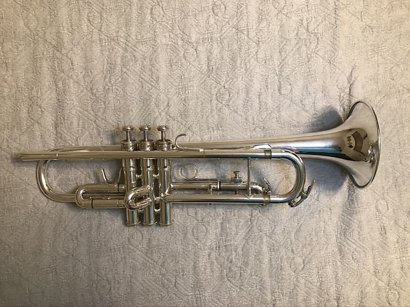 King 2055 Silver Flair Intermediate Bb Trumpet - Silver Plated