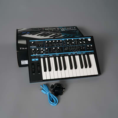 Novation Bass Station II 25-Key Monophonic Synthesizer