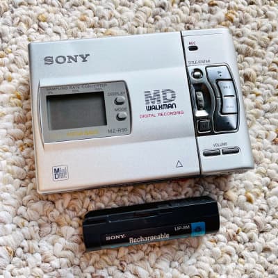 RARE] Sony MZ-R50 Walkman MiniDisc Player, Excellent Silver