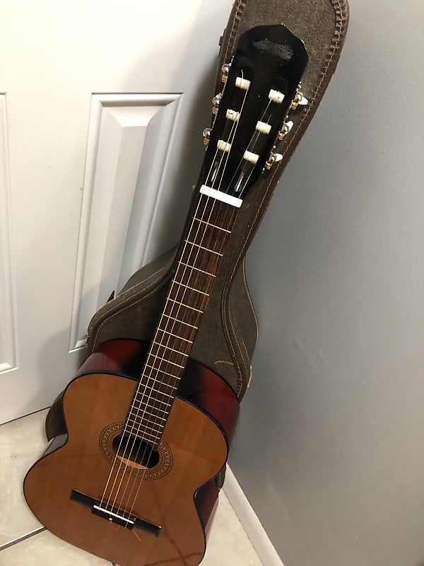 Winston Classical Acoustic Guitar 1970s w/New Strings - case
