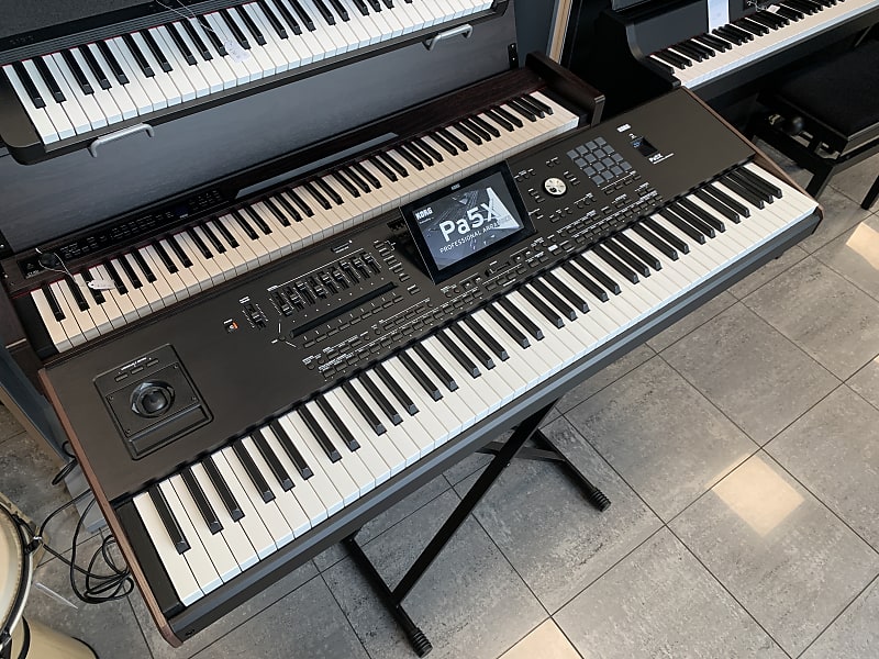 KORG - Clavier arrangeur PA5X-76 - 76 notes, MP3, harmoniseur