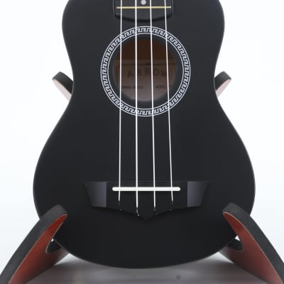Soprano ukulele with Arrow PB10 BK Soprano Black *SET* accessory kit. image 6