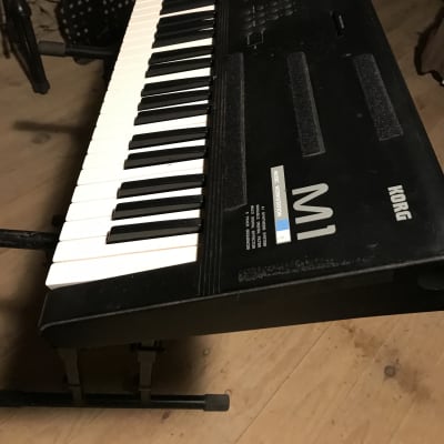 Korg M1 61-Key Synth Music Workstation 1990s - Black
