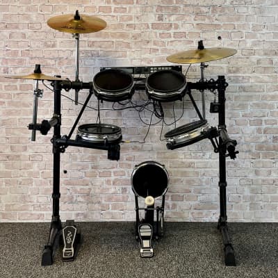 Alesis DM5 Electronic Drum Set (Nashville, Tennessee)