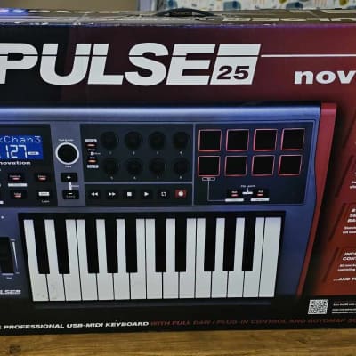 Novation Impulse 25 MIDI Keyboard Controller 2011 - Present - Gray