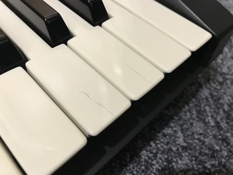 Roland E-35 Intelligent Synthesizer 1992