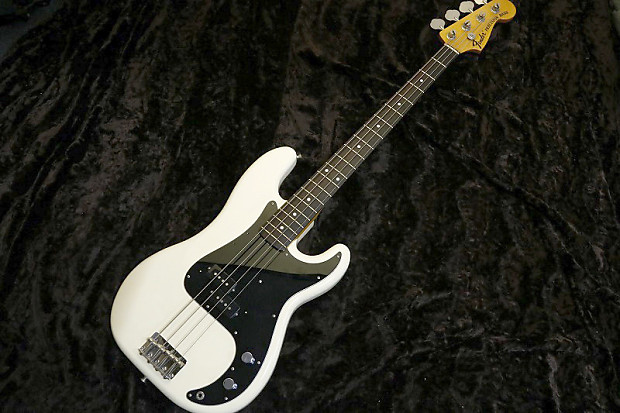 Fender Japan '70 reissue Precision Bass PB70-US Olympic