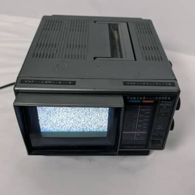 Sears 5 Inch Portable Color TV VHF UHF, AM/FM Radio SR3000 Model 580 - WORKING image 4