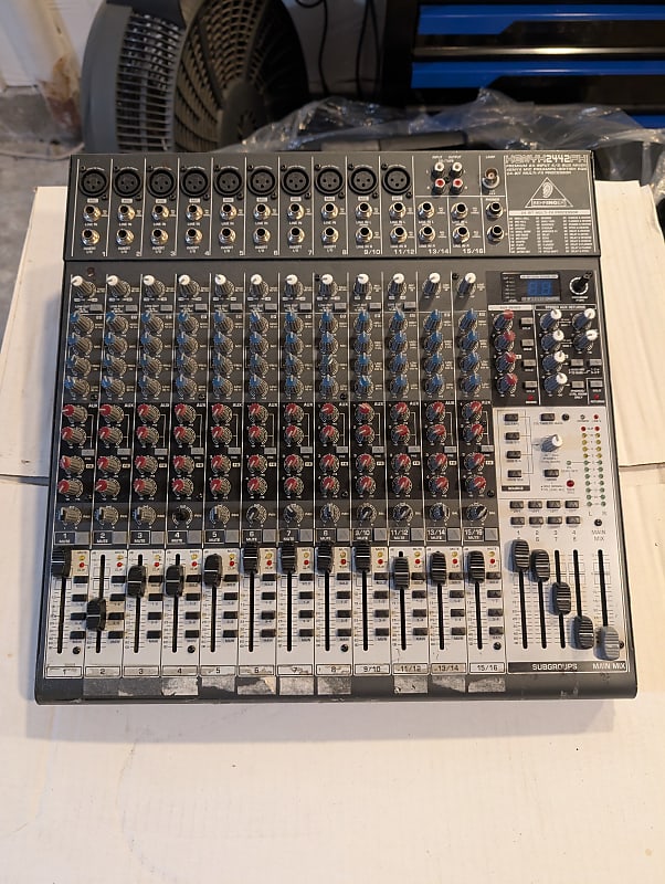 Behringer Xenyx 2442FX 24-Input 4/2-Bus Mixer with Multi-Effects