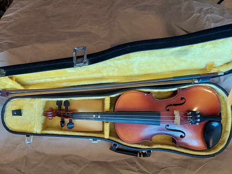 Suzuki No.220 size 1/2 Violin, Japan 1975, with case&bow, Very Good Condition Suzuki No.220 size 1/2 Violin, Japan 1975, with case&bow, Very Good Condition