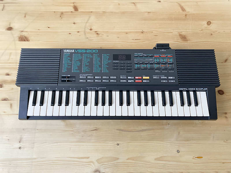 Yamaha VSS-200 Synthesizer / 8bit sampler | Reverb Greece