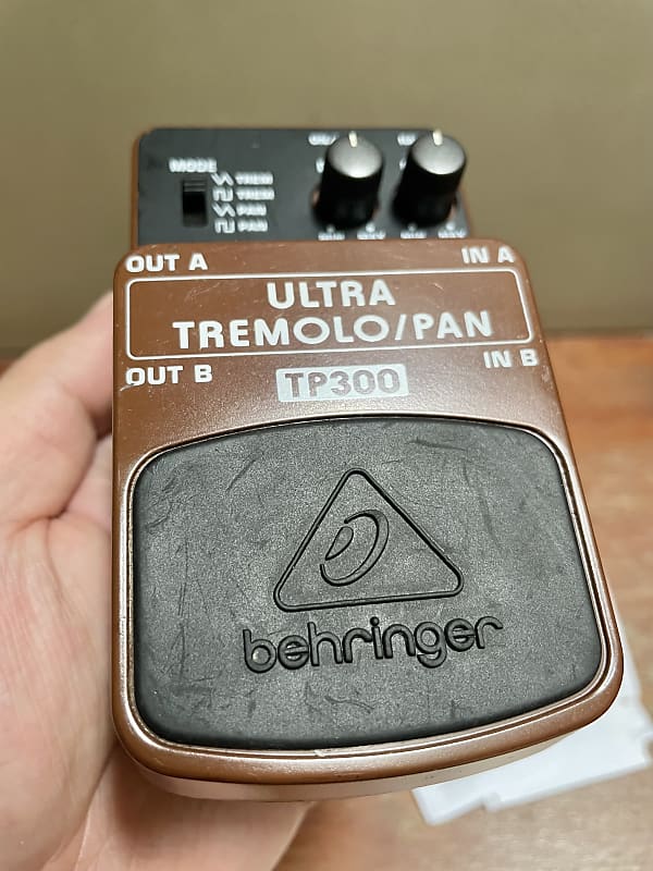 Behringer TP300 Ultra Tremolo/Pan