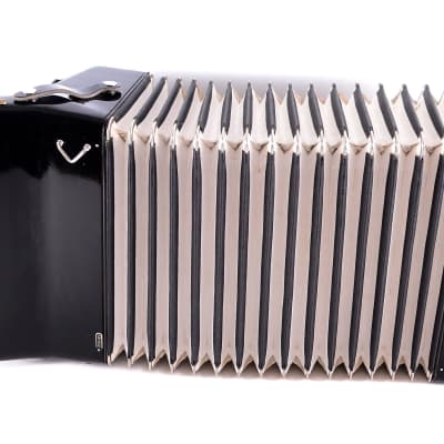 Original TOP German Made Piano Accordion Weltmeister Serino 40 bass, 5 registers + Hard Case & Shoulder Straps-Excellent Condition image 19