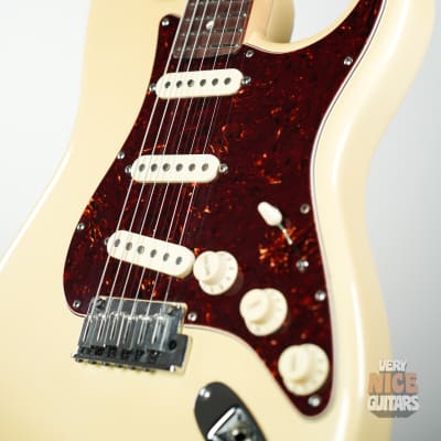 Fender American Deluxe Stratocaster with Rosewood Fretboard and SS frets 2009 Olympic Pearl image 12