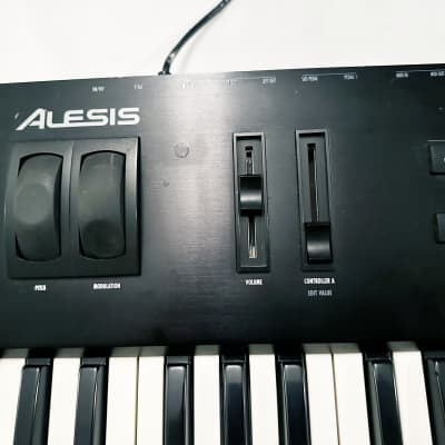 ALESIS QS6 64-Voice Synthesizer 61-Key Keyboard. Works Great. Sounds Perfect ! image 4
