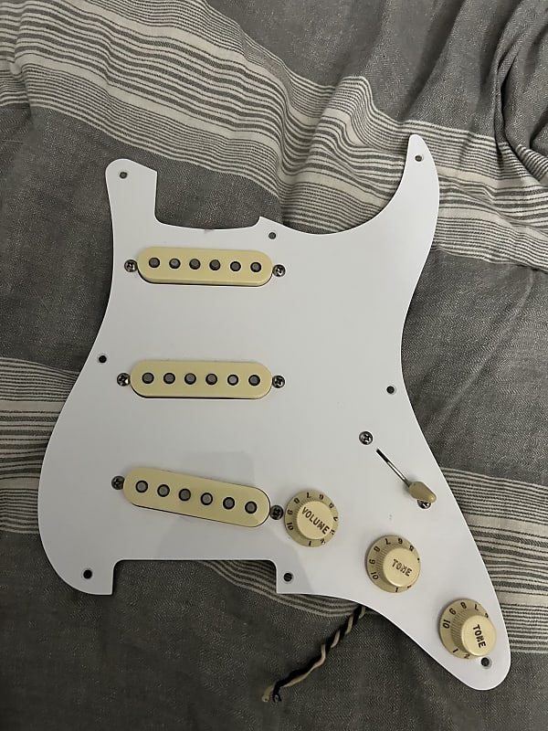 loaded-920d-custom-shop-8-hole-1-ply-white-57-62-pickups-reverb