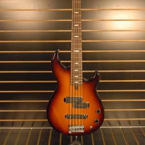 超人気ブティック Yamaha BB425X Passive 5-String LTD No Pickguard Tobacco ベース