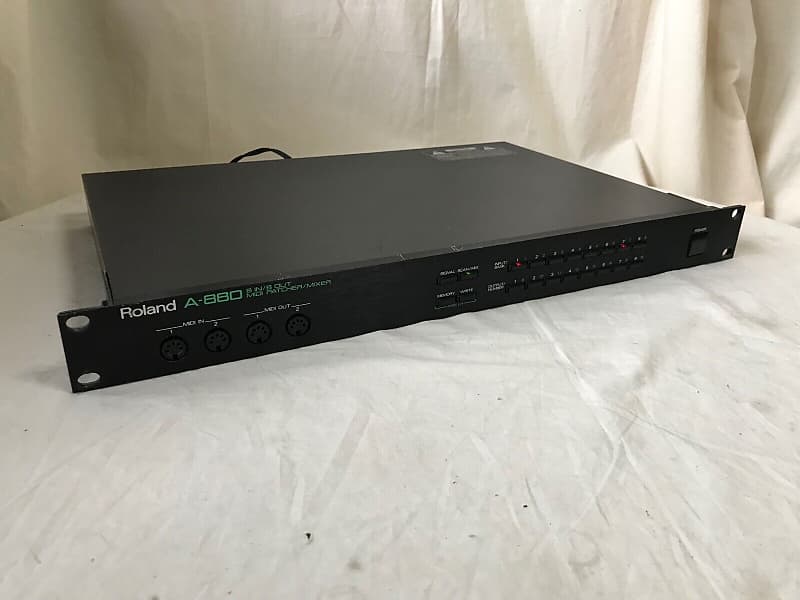 Roland A-880 8 IN/8 OUT MIDI PATCHER / MIXER Midi PatchBay