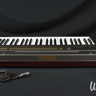 Yamaha CE25 Digital FM Synthesizer in Very Good Condition w