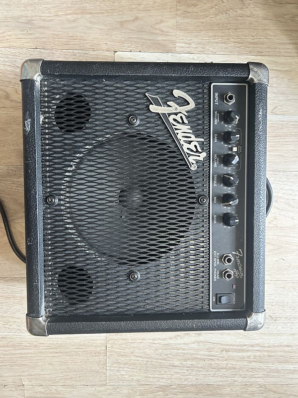 Fender Frontman 15 2-Channel 15-Watt 1x8