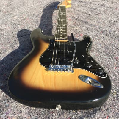 Fender Stratocaster 1979 Sunburst Rosewood Fingerboard image 3
