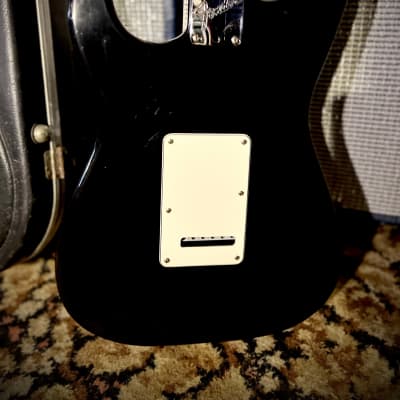 Fender Strat Plus Deluxe with Maple Fretboard 1997- Black image 3