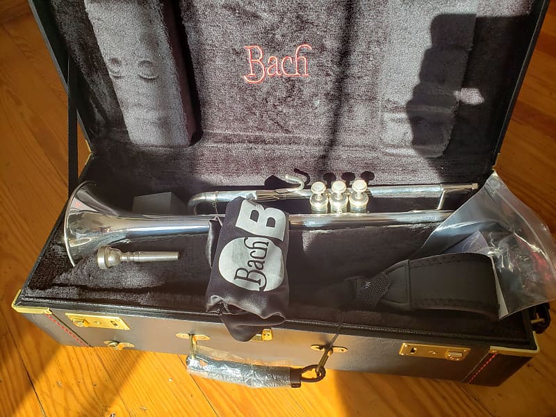 Bach Vincent Model 37 SP Silver Bb Trumpet For Sale! Double Case