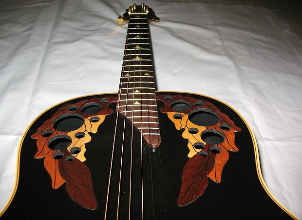 Ovation Elite # 1718 - Made in USA (1990) Superb Condition