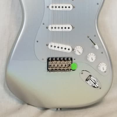 Fender H.E.R. Stratocaster Electric Guitar, Maple Fingerboard, Chrome Glow W/Bag image 6