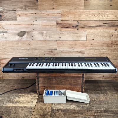 Ensoniq Mirage DSK-8 Digital Sampling Keyboard With Manual & 32 Discs - Project or Parts